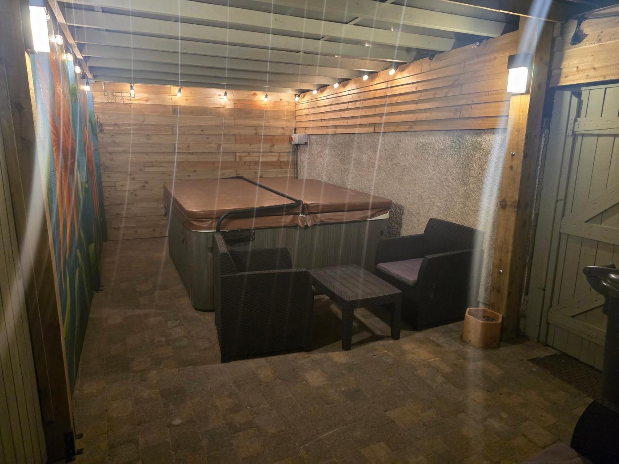 Eden Rose Cottage Hot-Tub Jacuzzi Morecambe-Bay Bagian luar foto